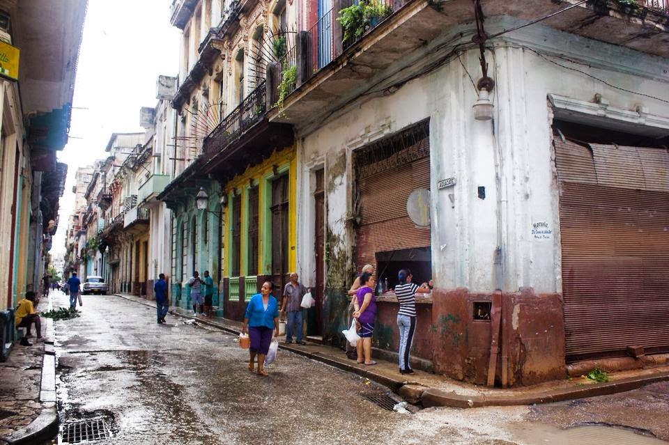 Nossa melhor arquitetura ao cair nas mãos do Estado tornou-se ruínas e escombros. Para lá vai Venezuela,Argentina,Brasil . . .