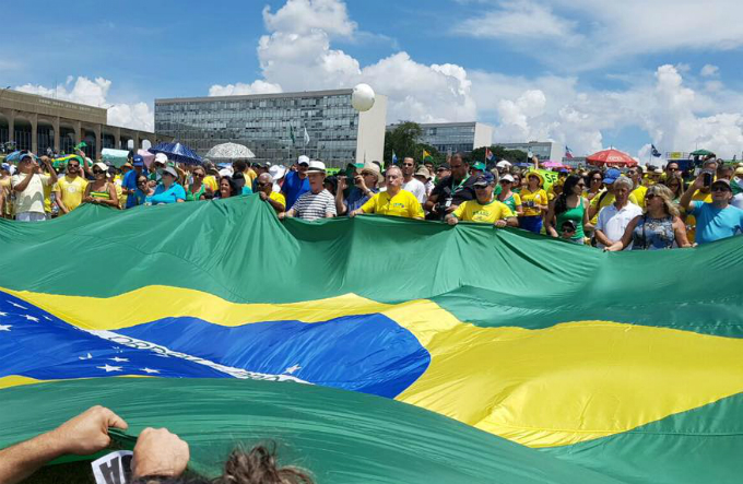 Manifestantes em Brasília: protesto reuniu cerca de 500 pessoas (Vem pra Rua/Facebook/Divulgação)