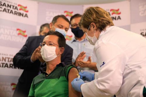 O enfermeiro Júlio César Vasconcellos de Azevedo (Foto: Diorgenes Pandini / Diário Catarinense)