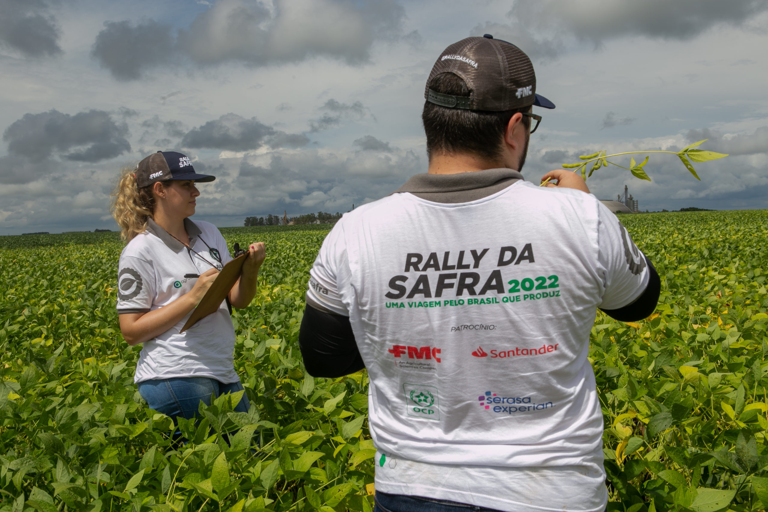 Técnicos do Rally da Safra avaliam lavoura de soja Rally da Safra/Eduardo Montsou