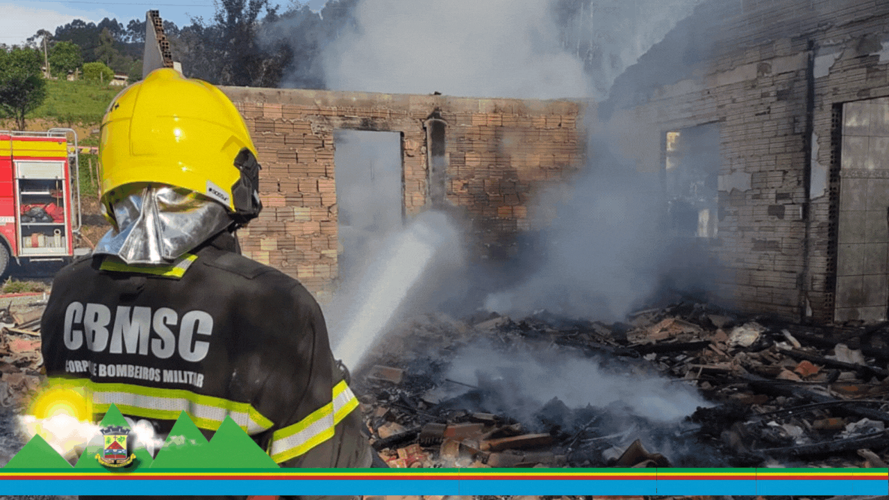 Incêndio destrói residência no Rio Bonito em Ituporanga