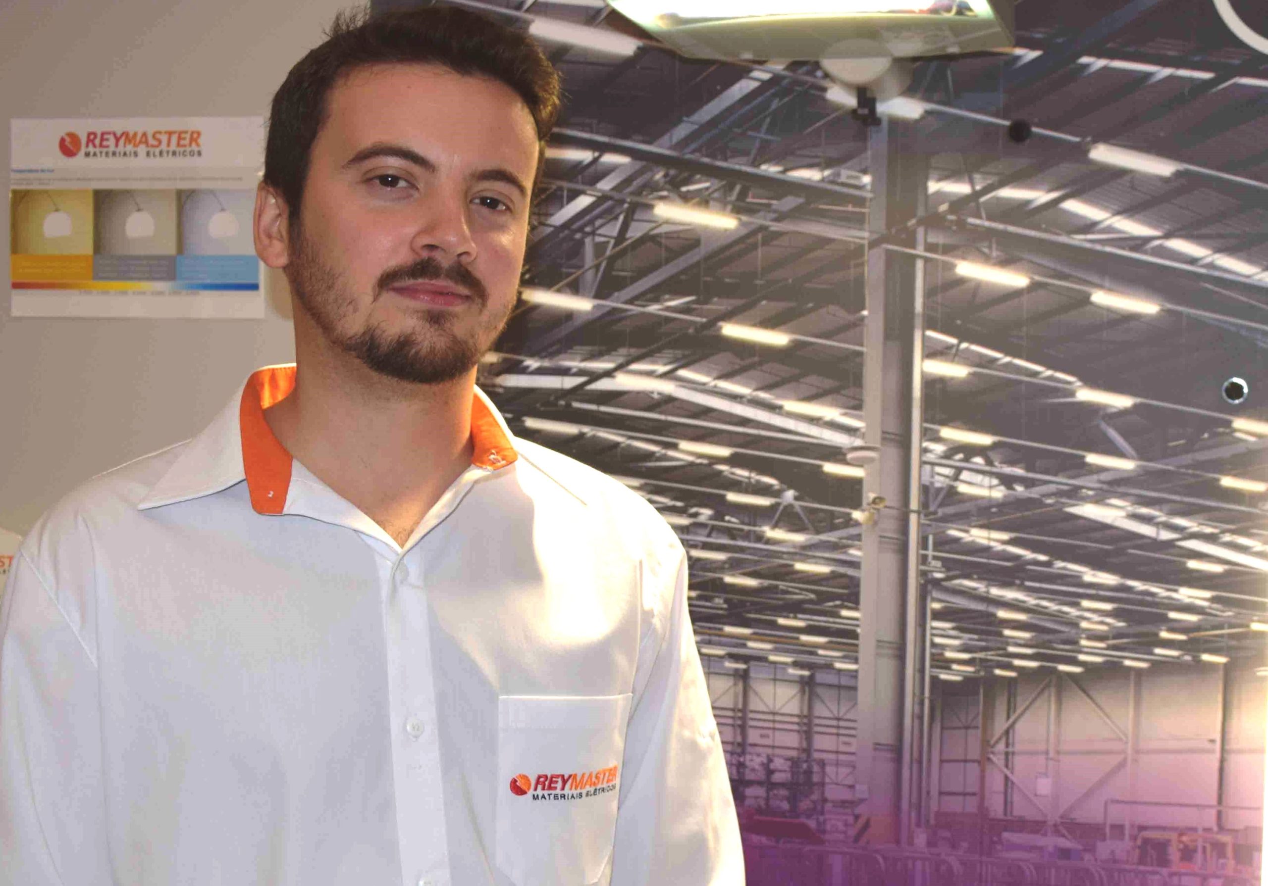 Gustavo Batista, promotor técnico da Reymaster Materiais Elétricos.