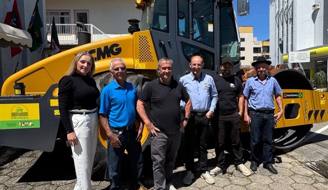 NOVO-ROLO-COMPACTADOR-REFORCA-A-FROTA-MUNICIPALA-Prefeitura-de-Alfredo-Wagner