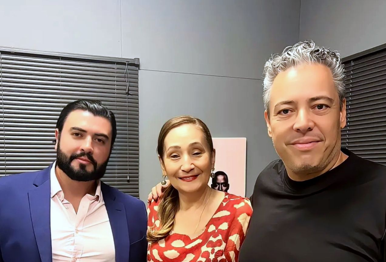 Raphael Carpejane à esq., Sônia Abrão ao meio e Leandro Cintra à direita