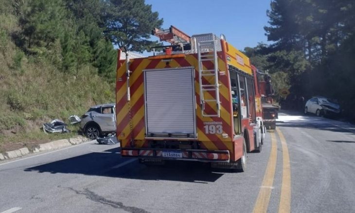 colisão frontal na br 282 em aw