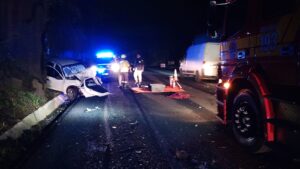 Grave colisão frontal na BR-282 em Xanxerê deixa motorista preso às ferragens