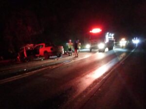 Idosa fica ferida após carro sair da pista na BR-282, em Alfredo Wagner