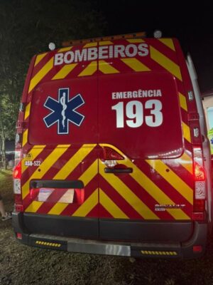 Colisão entre carro e moto deixa motociclista ferido na BR-282, em Saudades